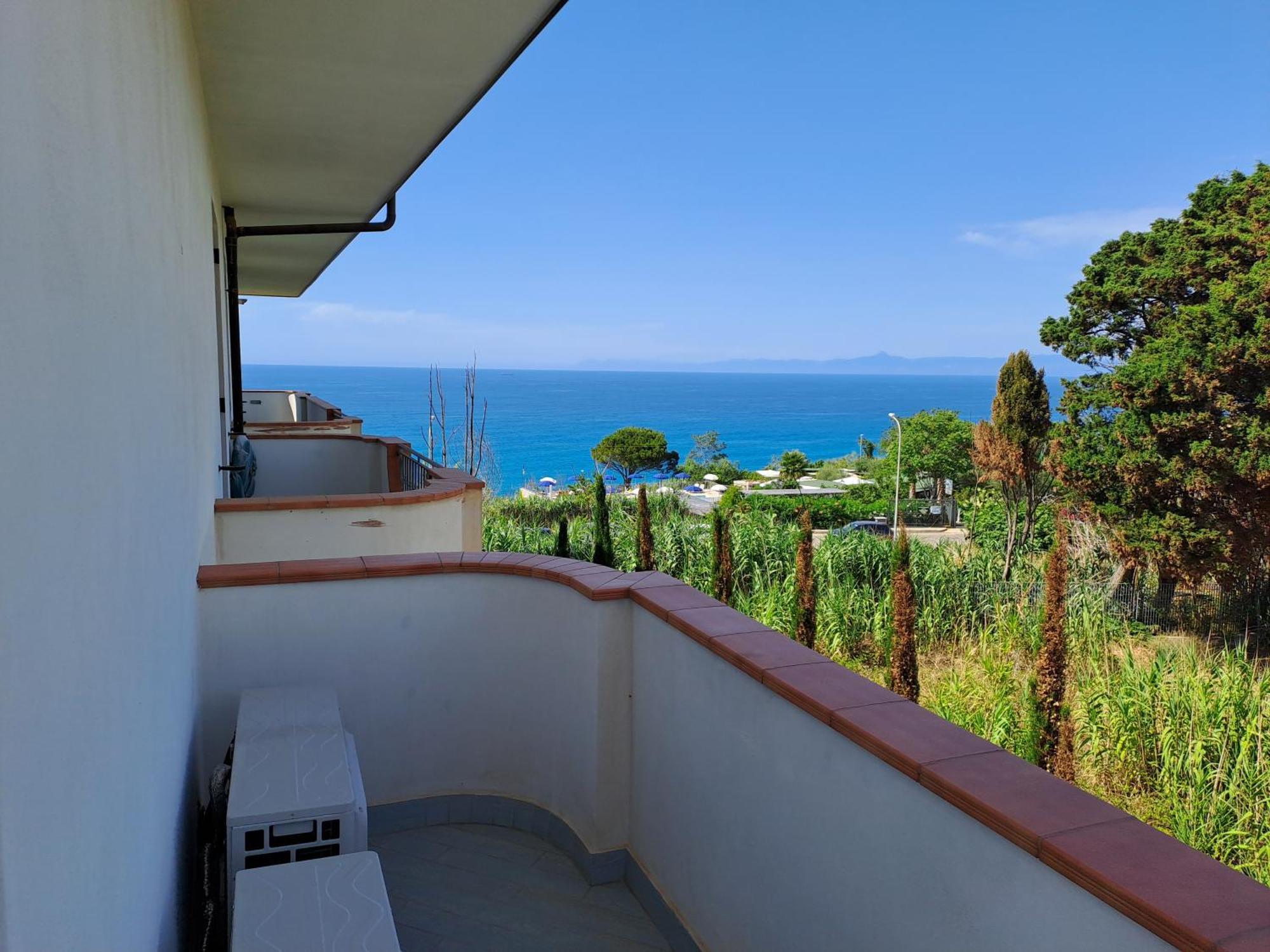Terrazza Michelino Lägenhet Parghelia Exteriör bild